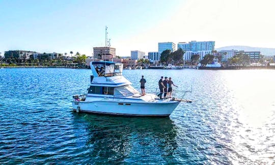 Trojan 35ft Motor Yacht for Good time in Los Angeles!