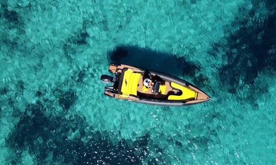 新品のリブをチャーターして、エーゲ海の塩辛い海を探検しよう