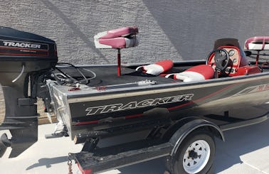 1998 Bass Tracker Ready for your Adventure! (Fishing Tackle included)