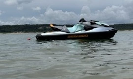 Jet-ski SEA-DOO GT1 170 pour 3 personnes sur le lac Belton