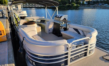 CAPTAIN YOURSELF THIS 26FT- Party Tri-toon Awesome Boat! U to 12 passengers BBQ 