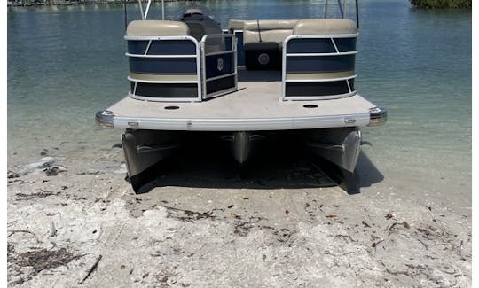 21' Godfrey Tritoon for rent in SW Florida! Dockside delivery available!