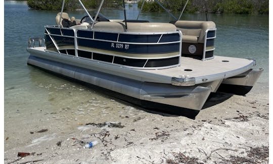 21' Godfrey Tritoon for rent in SW Florida! Dockside delivery available!