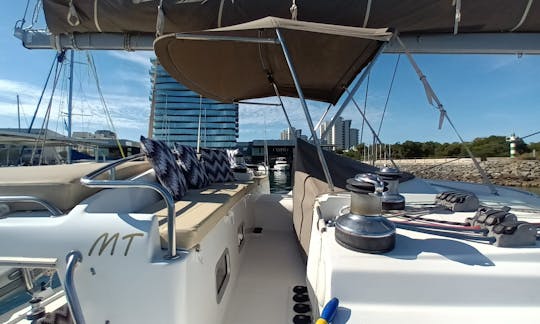 Catamarán de vela Lagoon 44 en Setúbal