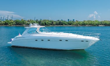 HORA GRATIS | Alquiler de yates de 60 pies y 13 personas en MIAMI, FL *COMBUSTIBLE Y ATRAQUE INCLUIDOS**