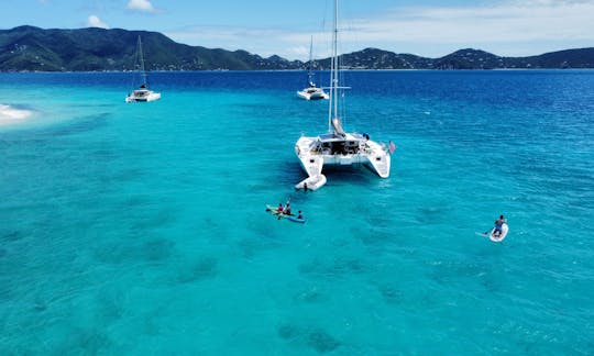 Navega de un día en catamarán de lujo de Ad Astra en un estanque de agua dulce, Tortola