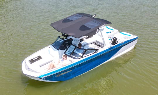 Nautique G25 Wake Surf Boat, First Tank of Fuel Included!