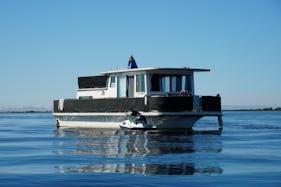Houseboat Day or Overnight
