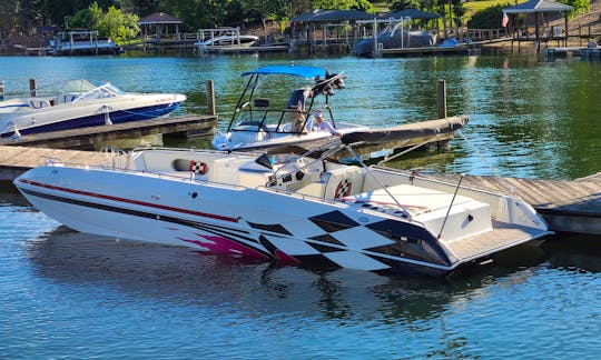 27' High Performance Catamaran Deck Boat 'Lake Norman' 10 people max
