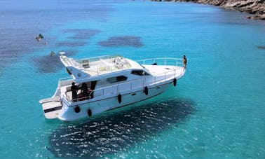 Boat tour experience with motorboat DC12- La Maddalena