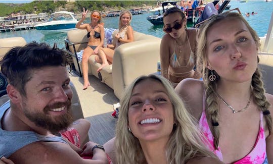 14 people - 27ft Party Boat - Lake Travis