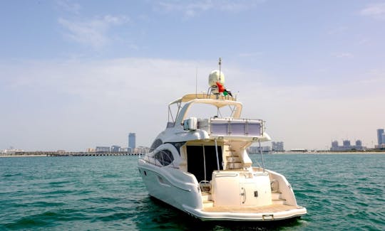 Luxury Majesty 50ft Yacht for up to 15 Guests in Dubai Marina