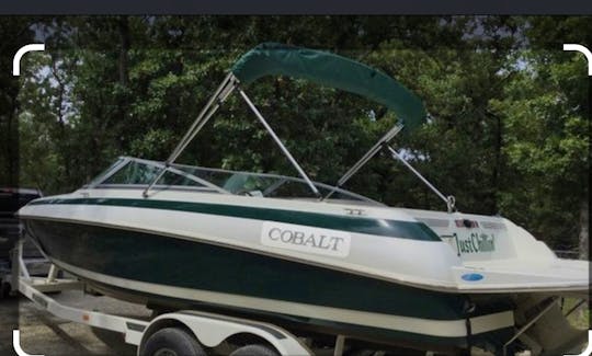 2015 Cobalt 220 wakeboard and tubing boat