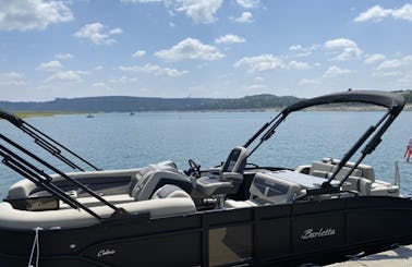 Upscale fun! Brand new 25' pontoon w/ 2 shade tops for fun & comfort on Lake Travis in Austin, TX