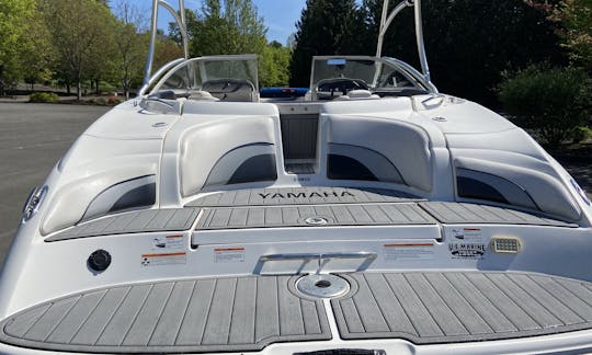 23' Yamaha Bowrider Rental in Renton, Washington