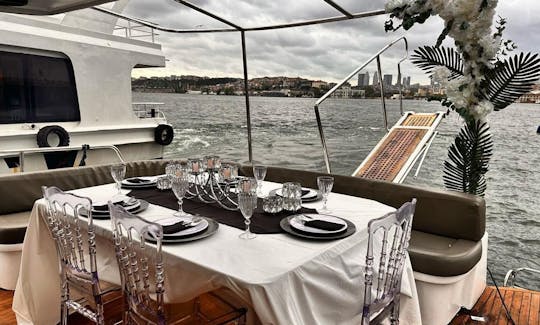 Luxury Motor Yacht for 12 guests in İstanbul