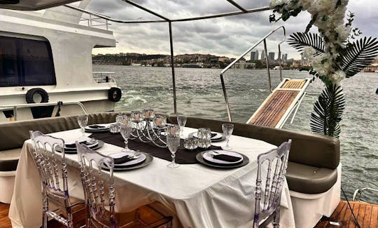 Luxury Motor Yacht for 12 guests in İstanbul