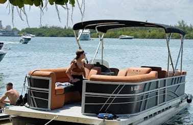 24ft Pontoon Rental in North Miami and Sunny Isles