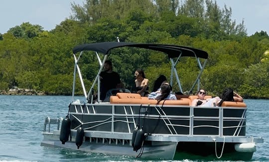 24ft Pontoon Rental in North Miami and Sunny Isles