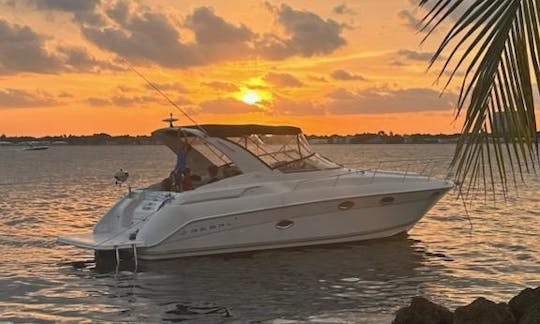 (Captain Included) Delightful 32' Regal for Sightseeing & Sandbar Visit 