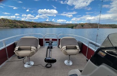 8 Seater Pontoon for rent in San Tan Valley