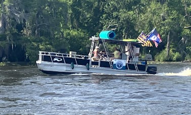 26ft Pontoon Boat Charters in Madisonville, LA