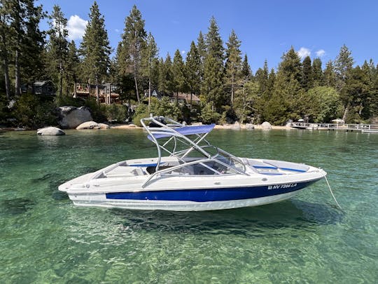 Barco de wakeboard Bayliner de 20 pés