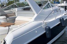 35' Cris Craft Yacht - for 10 people with captain