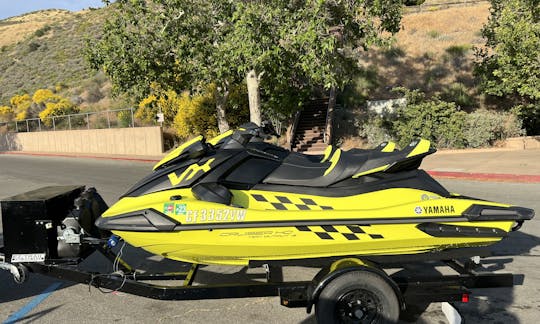 Jet skis in Big Bear Lake 2023 VX Cruisers