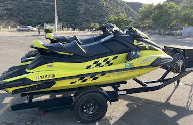 Jet skis in Big Bear Lake 2023 VX Cruisers