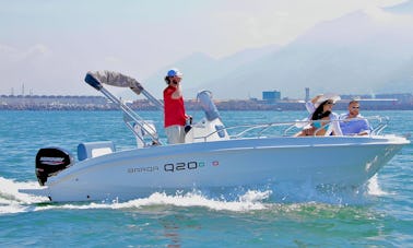 Barqa Q20 40 cv Deck Boat Rental in Torre Annunziata, Campania