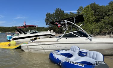 Wakeboat máximo de 21 pés com capitão em Fort Worth