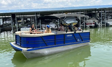 Massimo Pontoon Rental in Grand Prairie, Texas