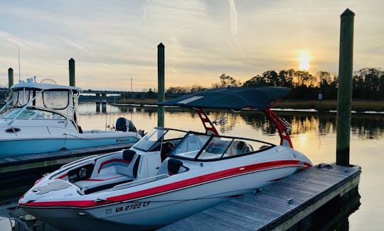 Yamaha 242XE - Top of line entertainment boat for any adventure - Islamorada