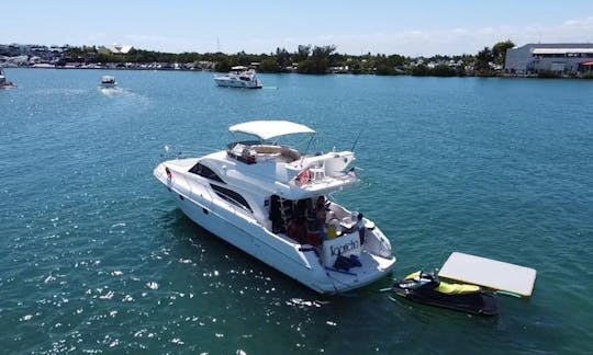 55’ Azimut Yacht Rental in Miami, Florida - Up to 13 people! Lets Party!