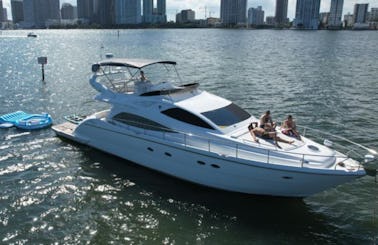 65 FOOTER - Beautiful Aicon Yacht in North Miami - up to 13 guests!
