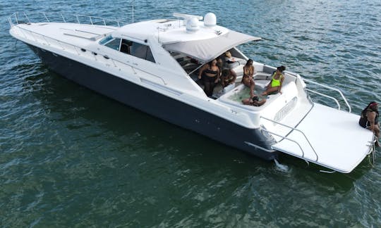 Alquile un yate de 70 pies con jacuzzi - FORT LAUDERDALE