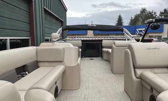 Navegue em um Bentley 2023! 8p Pontoon, South Lake Union, Seattle, WA