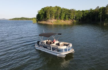 Pontoon Boat For Rent on Broken Bow Lake