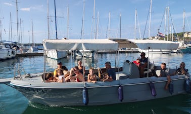 Bateau à moteur Arena 740 pour un maximum de 10 personnes | Bateau d'excursion parfait à Pula