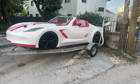 Carro aquático JetSki em North Beach, Flórida