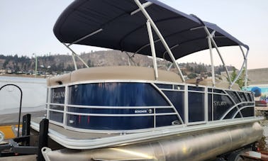 Barco flutuante Sylvan Mirage 8520 Party com 115 cv em Kelowna, BC