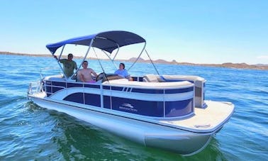 22' Bennington Tritoon - 150 HP