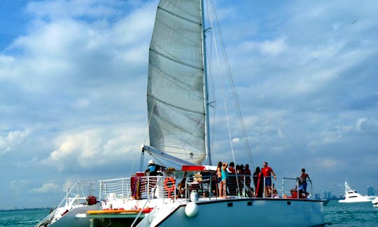 Catamaran Party Boat Includes: 1-Captain, 1-Mate and 1-Bartender