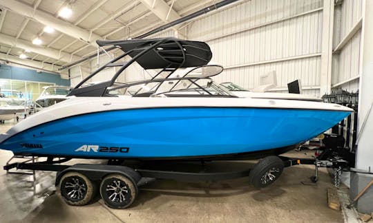 The top of the boat is fully retractable, leave it stowed or extend it for some shade areas in the Texas sun the choice is yours!