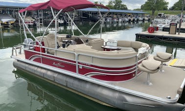 24ft Sun Chaser Pontoon in Joe Pool Lake in Grand Prairie