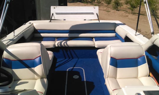 22’ Spacious Open Bow Family Boat for Millerton lake, CA (2 Day Minimum)
