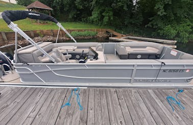 Fresh Air, Sun and Fun with Princecraft Vectra 23 Pontoon in Mooresville, NC