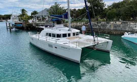 44' Catamaran Charter in Panama, Panama