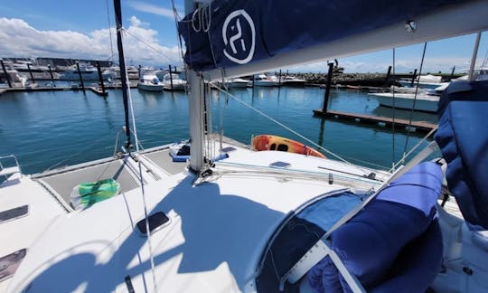 44' Catamaran Charter in Panama, Panama